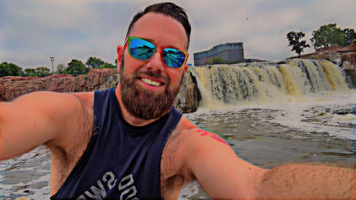 STEMLabOnTheGo's tweet photo. Hanging out, at Falls Park, in Sioux Falls, South Dakota.
#Hiker #HikerLife #TravelingScientist #MrScience #SDWX #SouthDakota #SiouxFalls #FallsPark https://t.co/IgfKgCMI4f