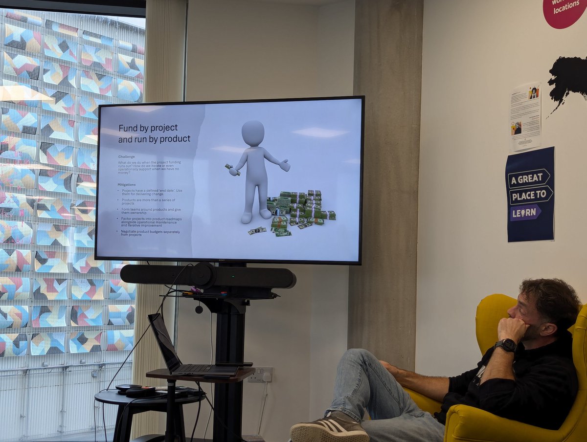 Enjoying an engaging talk from Tom Brewer on the challenges of implementing agile in the public sector at <a href="/SWAgileGroup/">SouthWalesAgileGroup</a>