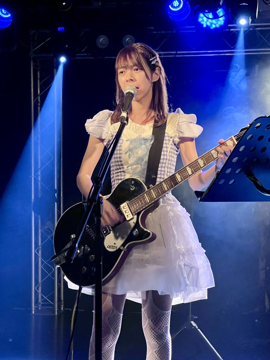 kiku_roc's tweet photo. 名古屋深夜公演はレアで刺さる曲だった
魅せるねあげちゃん😉
#なぁ
#バカみたい
#GOMIBAKO
#からあげ @karaAge_sushi https://t.co/jmmoUtbxlP