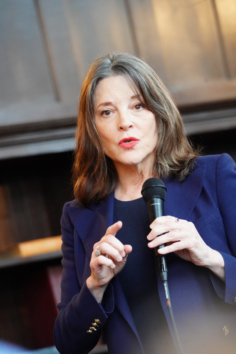 <a href="/mmpadellan/">BrooklynDad_Defiant!☮️</a> I do choose hope.
I do choose the future.
I choose Marianne Williamson 🇺🇸
#WeDeserveBetter