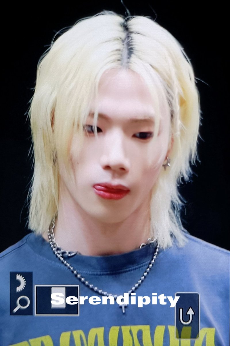 021119_CHRIS's tweet photo. 240725 MMT 팬싸 PRE🐾

#크리스 #CHRIS 
#블리처스 #BLITZERS https://t.co/biyc6NiNHJ