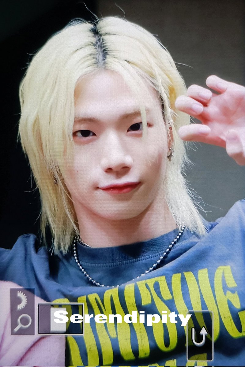 021119_CHRIS's tweet photo. 240725 MMT 팬싸 PRE🐾

#크리스 #CHRIS 
#블리처스 #BLITZERS https://t.co/biyc6NiNHJ