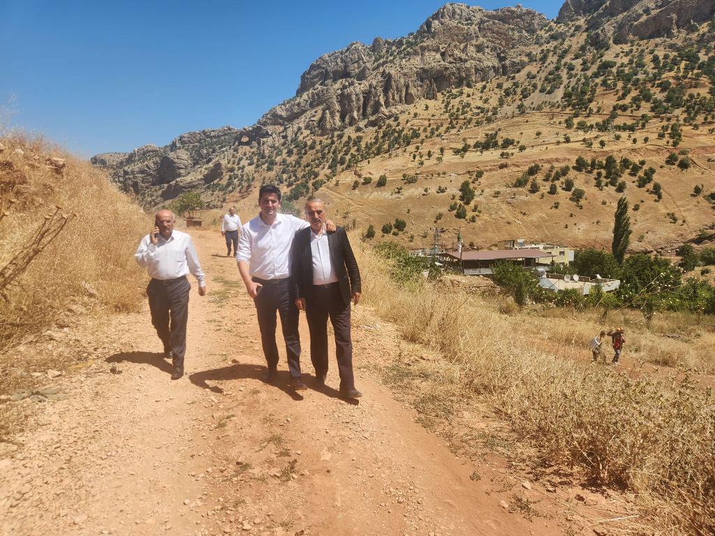 eruh_kaymakam's tweet photo. Yanılmaz köy muhtarımız Ekrem tôrîki’nin ev sahipliğinde, kurum müdürlerimizle güzel köyümüz yanılmaz (torik)‘teyiz.
#botan
#eruh🇹🇷
#torik https://t.co/iOzX4HWxZM