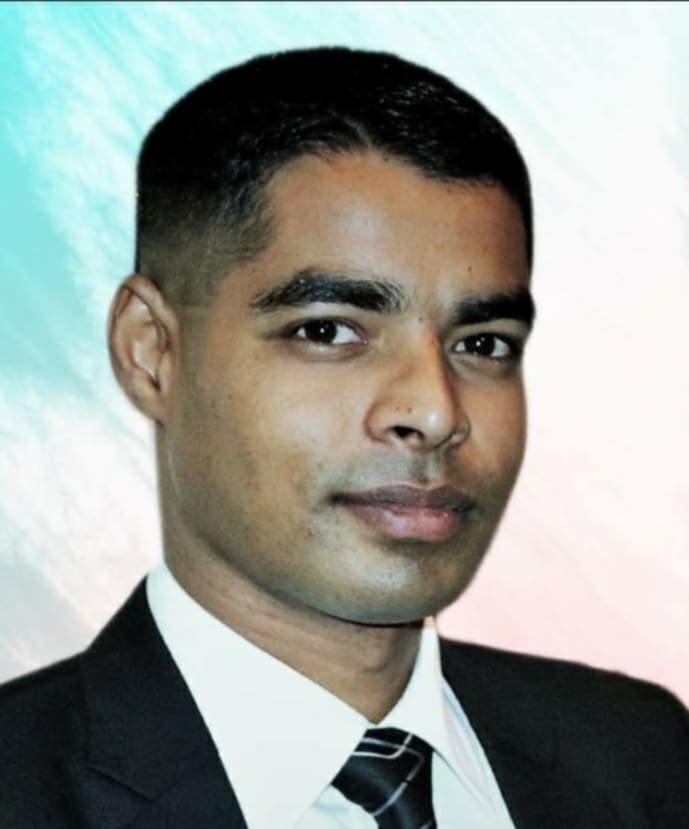 ZulkarnainSaer's tweet photo. The officer who was in command of the soldiers who opened fire on unarmed protestors in Dhaka's Mohammadpur area on 20th July 2024,  has been identified. 

BA 7516 Major Md. Noman Al Faruq, Second in Command (2IC) of the 23rd East Bengal Regiment (under the 46th Independent Infantry Brigade), was responsible for the group of soldiers. 

Although the order to shoot was given by the magistrate present, as the senior-most officer present, Major Noman also bears responsibility. 

While most army officers have expressed their unwillingness to fire on civilians, a few officers have become desperate to gain favor from the regime.