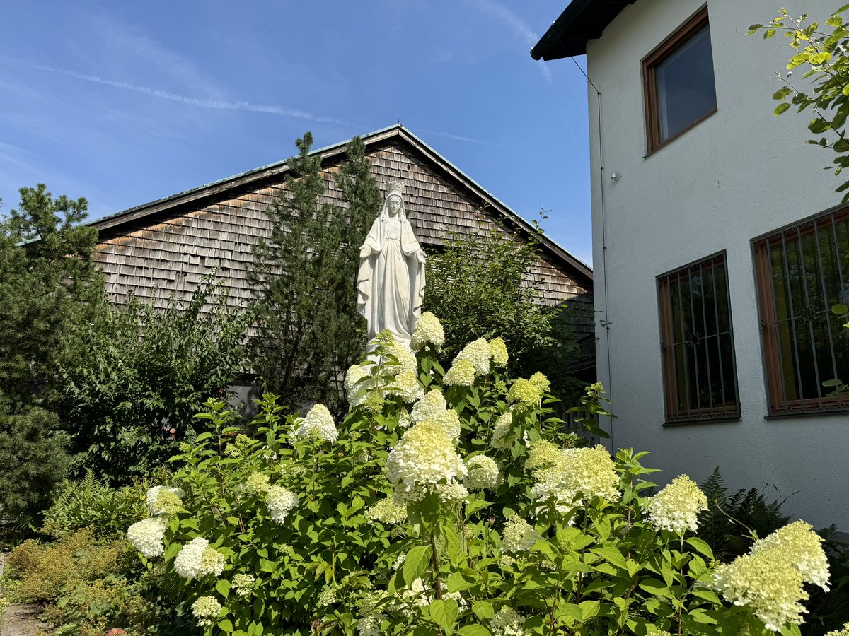 WolfgangFRothe's tweet photo. #Kirche #katholisch #Maria #Muttergottes #Perlach #München #Bayern https://t.co/8h3k4nkKQU