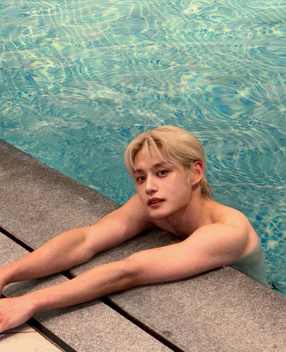 nakysooya's tweet photo. ˚₊‧ ★ Kpop idols that OWNED blonde hair: a very very pretty thread 🧵 ☆ ﾟ. ˚₊‧ https://t.co/hDy1p9L0A0