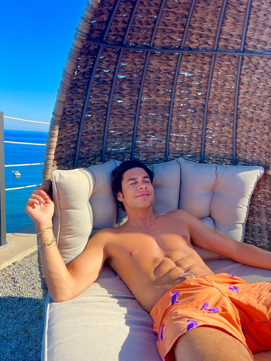 Andrea Denver tweet media