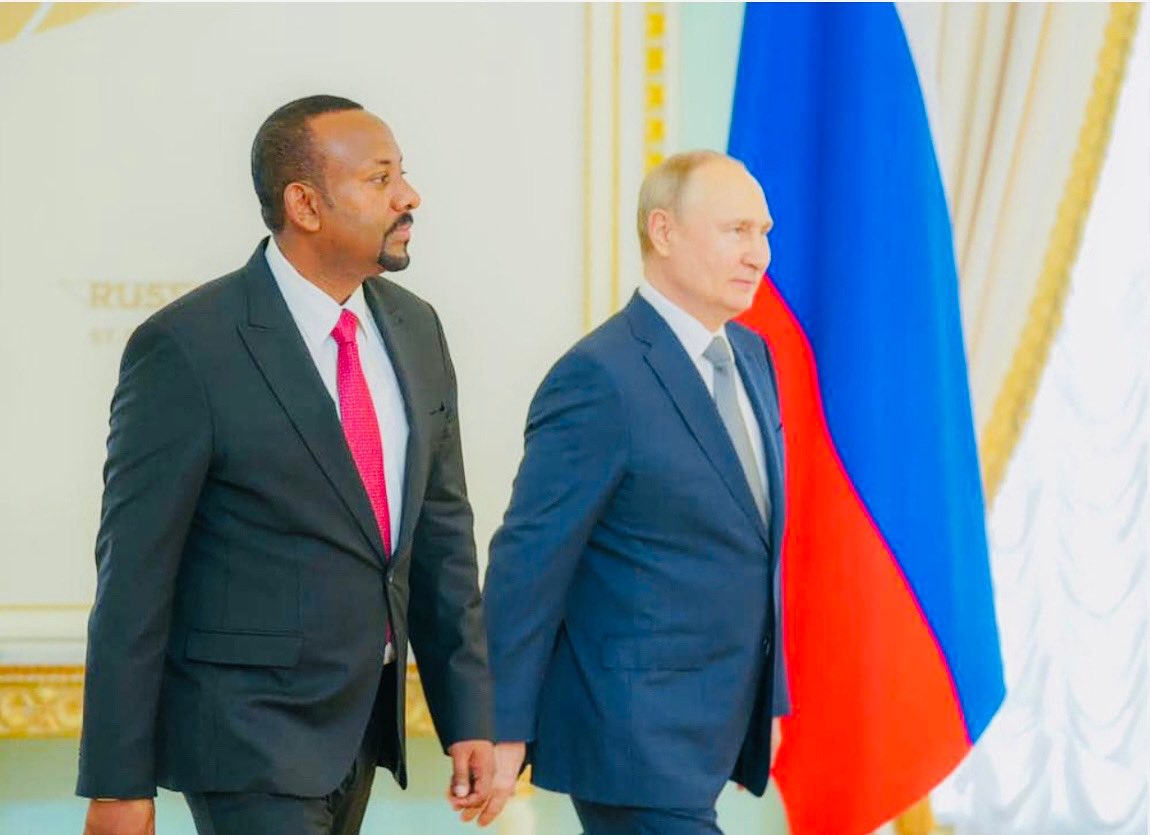 NatnaelMekonne7's tweet photo. ፕሬዝዳንት ፑቲን በጎፋ ዞን በደረሰው የመሬት መንሸራተት አደጋ የተሰማቸውን ሀዘን ገለጹ

የሩሲያ ፕሬዝዳንት ቭላድሚር ፑቲን በደቡብ ኢትዮጵያ ክልል ጎፋ ዞን ገዜ ጎፋ ወረዳ በደረሰው የመሬት መንሸራተት አደጋ የተሰማቸውን ጥልቅ ሀዘን ገልጸዋል፡፡

ፕሬዝዳንቱ ለኢትዮጵያ መንግስት ባስተላለፉት የሀዘን መልዕክት በአደጋው ቤተሰቦቻቸውን ላጡ ዜጎች መጽናናትን ተመኝተዋል፡፡

ፕሬዝዳንት ፑቲን በአደጋው ጉዳት የደረሰባቸው ሰዎች በፍጥነት እንዲያገግሙ መልካም ምኞታቸውን መግለጻቸውንም በኢትዮጵያ የሩሲያ ኤምባሲ መረጃ ያመላክታል፡፡
