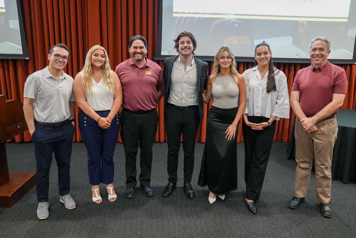 Cronkite_ASU's tweet photo. And that's a wrap on the Cronkite Agency presentations! From successful social campaigns to impressive PR strategies, #CronkiteNation knows what it takes to go above and beyond client expectations 👏 https://t.co/LhGmiNempC