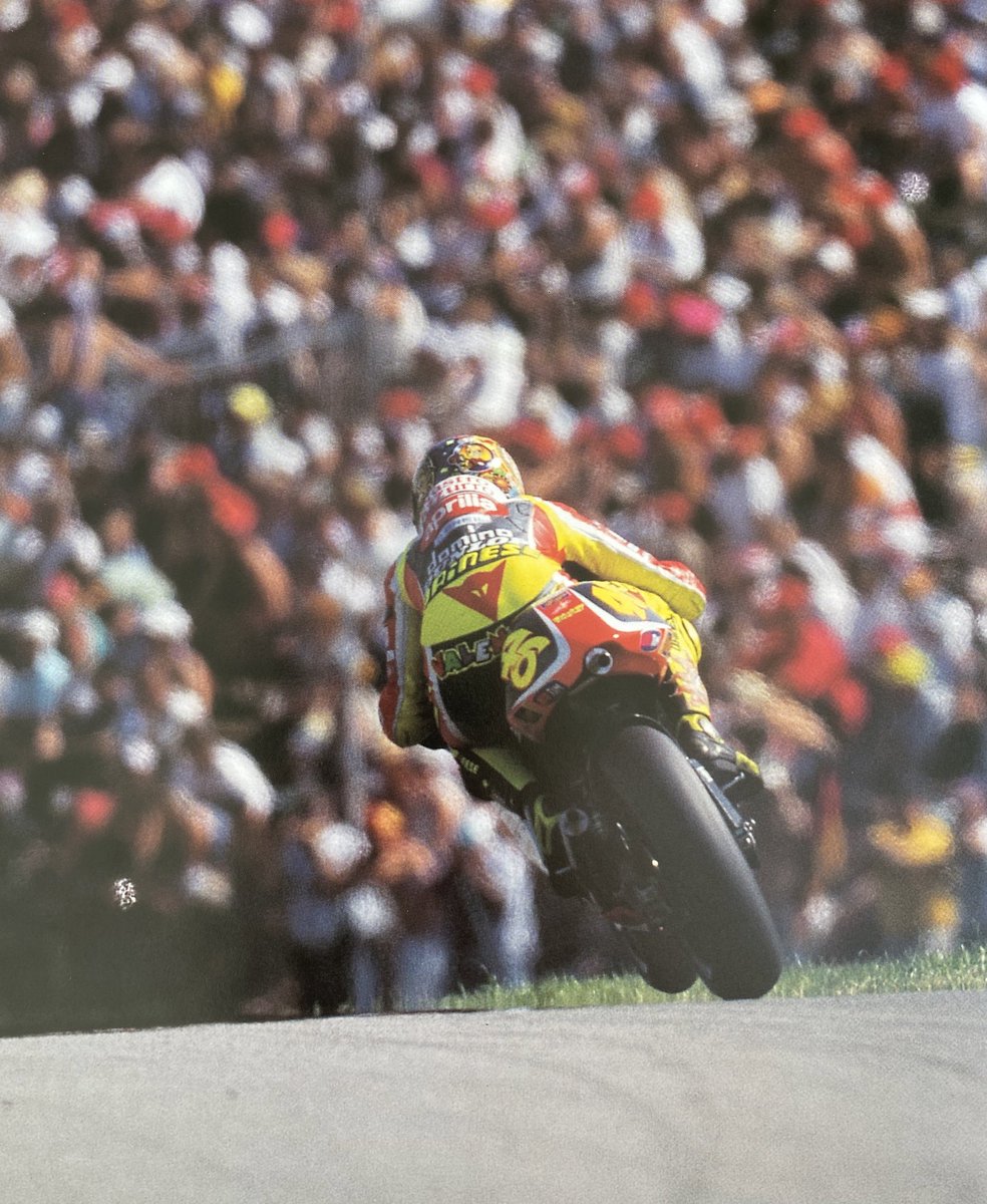 AntonioRamosGP's tweet photo. Valentino Rossi 🇮🇹4️⃣6️⃣🏁
#Valentinik https://t.co/KculCswePv