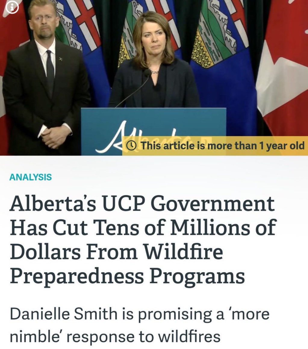 harryt59_harry's tweet photo. I'm sorry, Alberta, but Danielle Smith is phony &amp; incompetent.
She waited until yesterday to ask for federal assistance. 
She cut funds for wildlife preparedness programs.
Any decent premier would resign. https://t.co/LIjUoPUa6A
