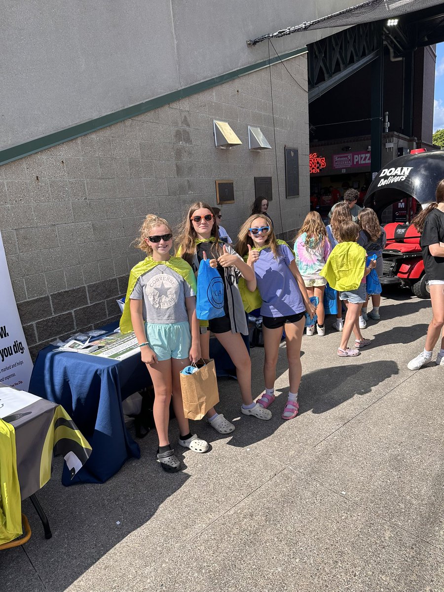 UDigNY_FLX_Rep's tweet photo. @UDigNY and @PHMSA_DOT spreading the safe digging message at the @RocRedWings game in Kid Camp Day https://t.co/o7zuJtLukq