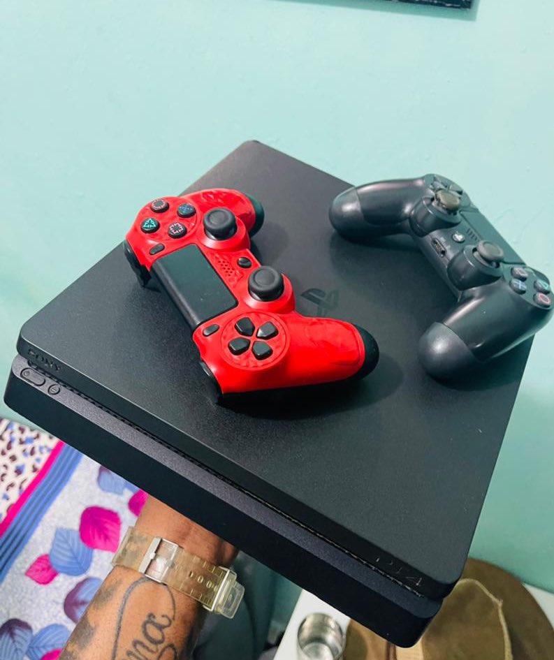 hereiseddy_'s tweet photo. Natafuta PS4 slim 
Ofa Yangu ni 450k Maongezi yapo pia
Hit me up kwa 0744103735 https://t.co/nNzun1mtDn