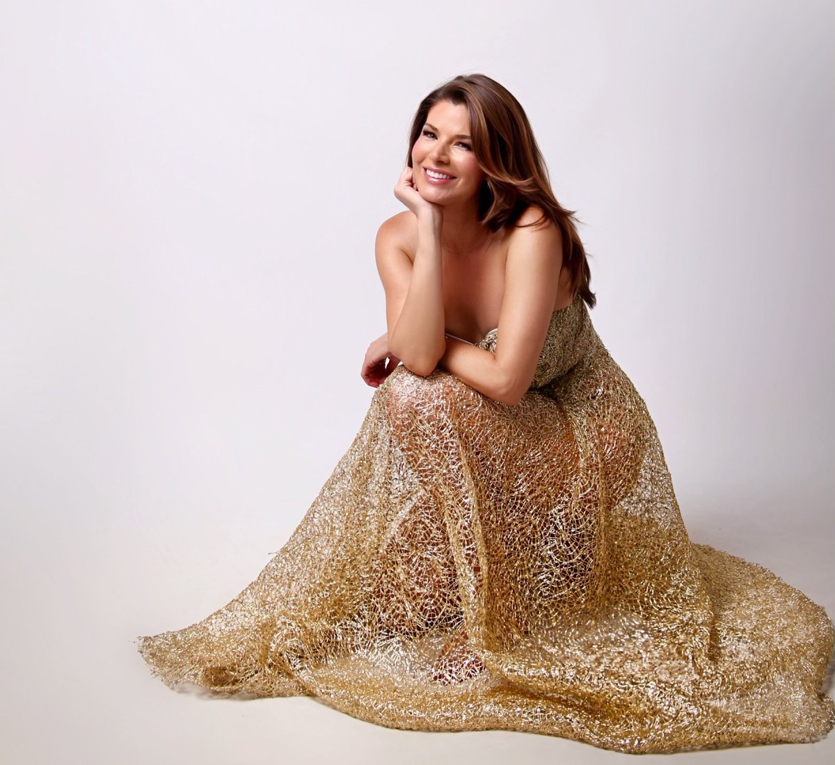 Mid-Century Modern. Happy birthday to me 🥳 I’m officially a “Golden Girl”!💛 What happens next? Do I join AARP 👵🏼 Looking forward to this new decade and all the wonderful things life has to offer 🥰 #MidCenturyModern #GoldenGirl #ThisIs50 #AARP