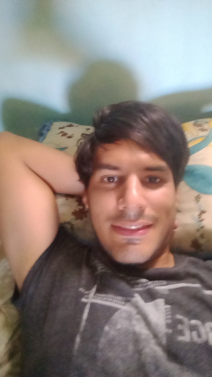Apolo_wolf1's tweet photo. Con calor y con esta cama sola https://t.co/afMHa8EcMl