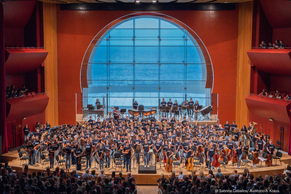 INEGALE1's tweet photo. Agradecidos al alumnado, familiares, profesores, personal del Auditorio Alfredo Kraus, monitores, IJO, colaboradores y público en general por el apoyo que nos ofrecen para que una vez más este XIV Curso de verano Inegale en el Auditorio Alfredo Kraus haya sido un éxito.
GRACIAS!! https://t.co/HeHX7wEgCp