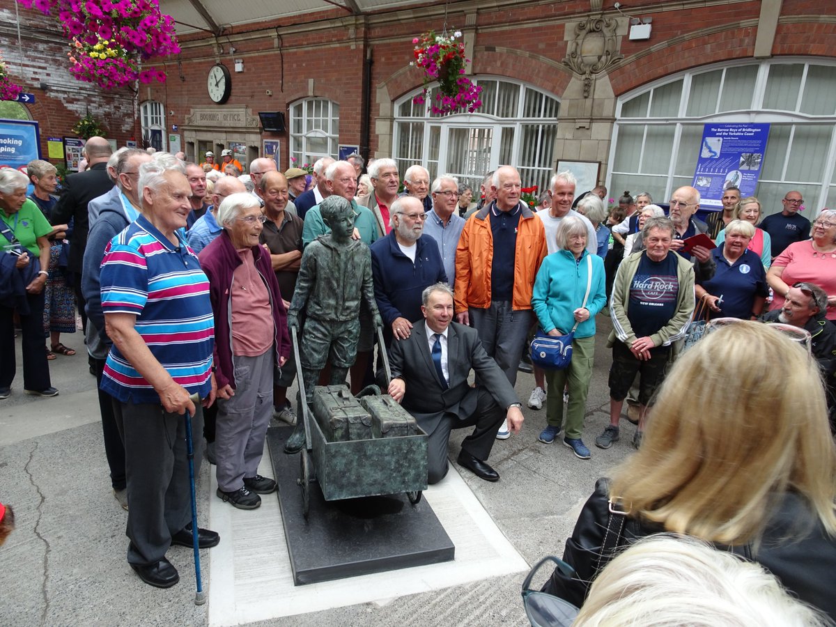 The unveiling of the statue to celebrate the Barrow Boys (and girls) of Bridlington today....what a great service they provided for pocket money! Here are former Barrow boys/girls at the unveiling <a href="/networkrail/">Network Rail</a>  <a href="/northernassist/">NORTHERN 🚆</a>  <a href="/VisitBrid/">Visit Bridlington</a>  <a href="/YorksCoastlines/">Yorkshire Coast CRP</a>