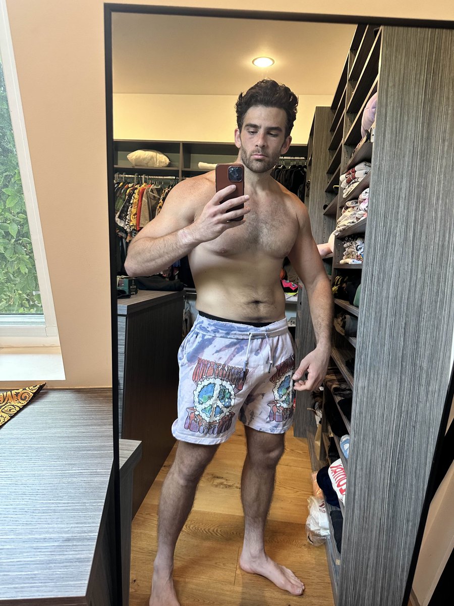 i was abt to turn 30 on july 2021, gained alot of fat &amp; lost all my muscle mass during covid. i was 285lbs &amp; depressed. took me 3years of being active, training 4 days a week &amp; dieting but im healthier and happier than ever now as i turn 33. still have a long way to go!!