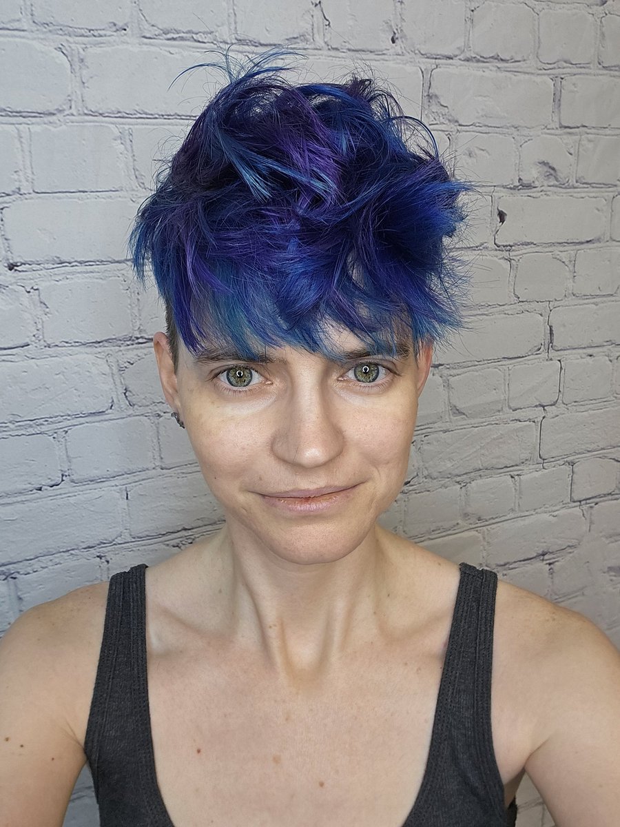 Talwyn7's tweet image. New hair, who dis?