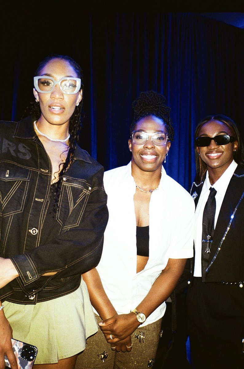 Queer Latifah ✨ tweet media