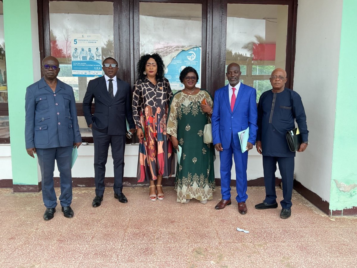 Ce jour, j'ai pris part à la 1ère  Conférence sur le fleuve Nyong organisée par l'ONG Volontariat pour l'environnement. Je salue cette initiative qui vise à capitaliser l'opportunité d'un développement socio économique de notre Commune de Bikok qui est riveraine.