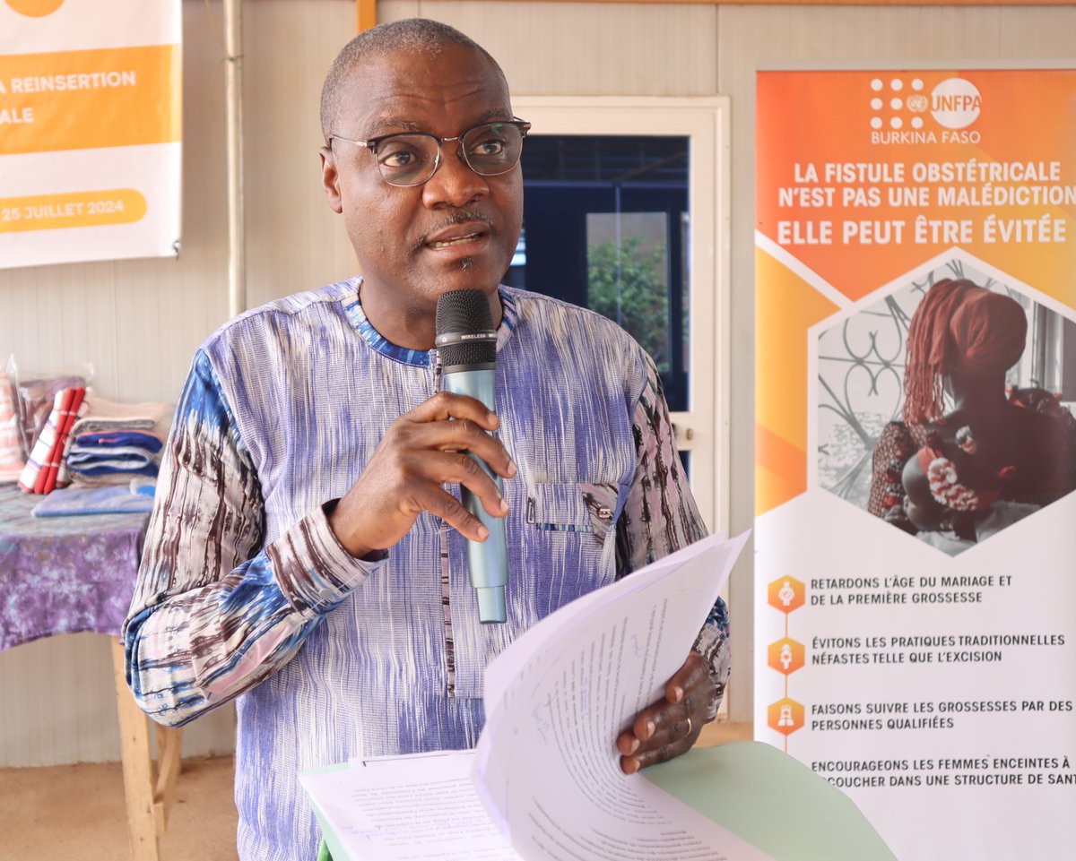 UNFPABF's tweet photo. En marge de la commémoration de la #JournéeMondialeDeLaPopulation, @UNFPABF a remis des kits d’installation à 25 femmes et filles guéries de la #FistuleObstétricale et formées aux métiers par le centre « Espoir » de l'hôpital Schiphra II. 
#Endfistula 
#JMP2024 
@UNFPA_WCARO https://t.co/a2rHEzW5rh