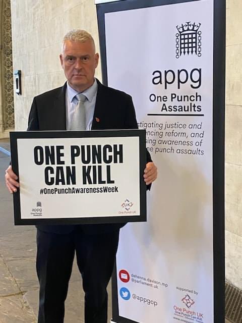 Daniel🎗🏴 ॐ (@dannydutch) on Twitter photo <a href="/LeeAndersonMP_/">Lee Anderson MP</a> In your world does a kicking to the head seem less or more violent than one punch?. <a href="/LeeAndersonMP_/">Lee Anderson MP</a> In your world does a kicking to the head seem less or more violent than one punch?.