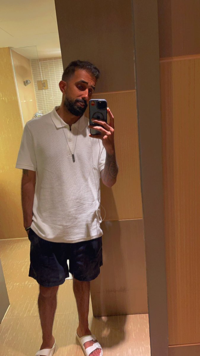 فيني شوق لكِ ينتظر لحظة لقى❤️