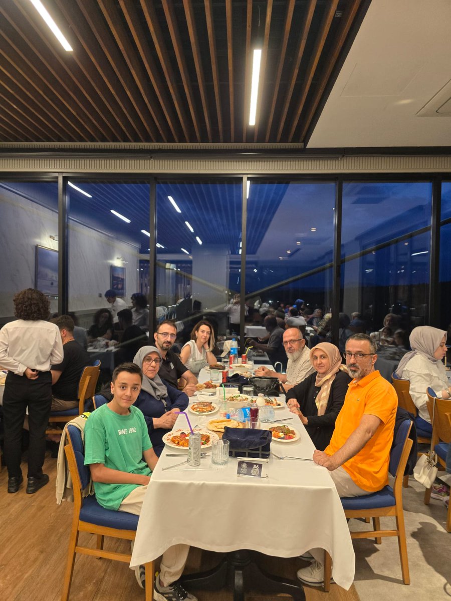 Konya'mıza değer katan Meram ilçemizin çehresini değiştiren ülkemize Konya tipi belediyeciliği gösteren değerli <a href="/MustafaKavus/">Mustafa Kavuş</a> başkanıma Aydın Çavus'tan selam olsun.