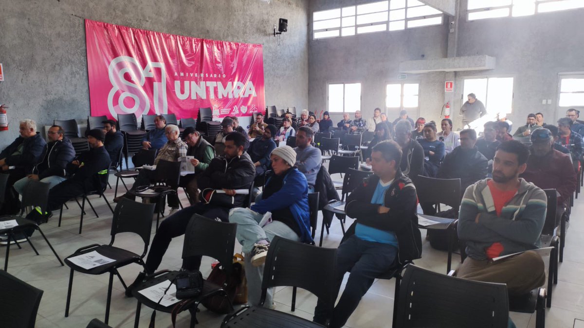 MarceAbdalaCNT's tweet photo. En el taller de la @UntmraCom sobre la campaña “Afirma tus derechos, vota la reforma de la gente” preparando octubre https://t.co/6gsOau1oDR