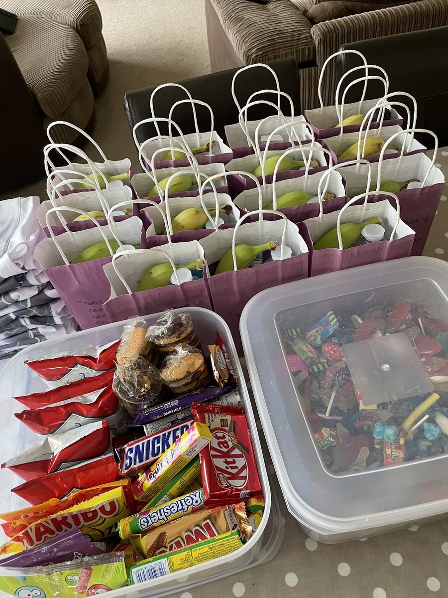 JodeyK's tweet image. Upping the anti with a 2nd treat box! As a franchise we are going for the treble! 
“Coming together is a beginning,
Keeping together is progress,
Working together is success’
You’ve totally got this! ⚡️💜🏐🫶💪🥰
@LboroLightning @EnglandNetball @Lightning_Acad #lightningstrikes