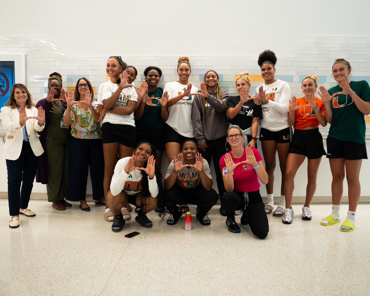 CanesWBB's tweet photo. Had a wonderful time visiting some of the incredible patients at @JacksonHealth 💙 https://t.co/289ivFRmKP