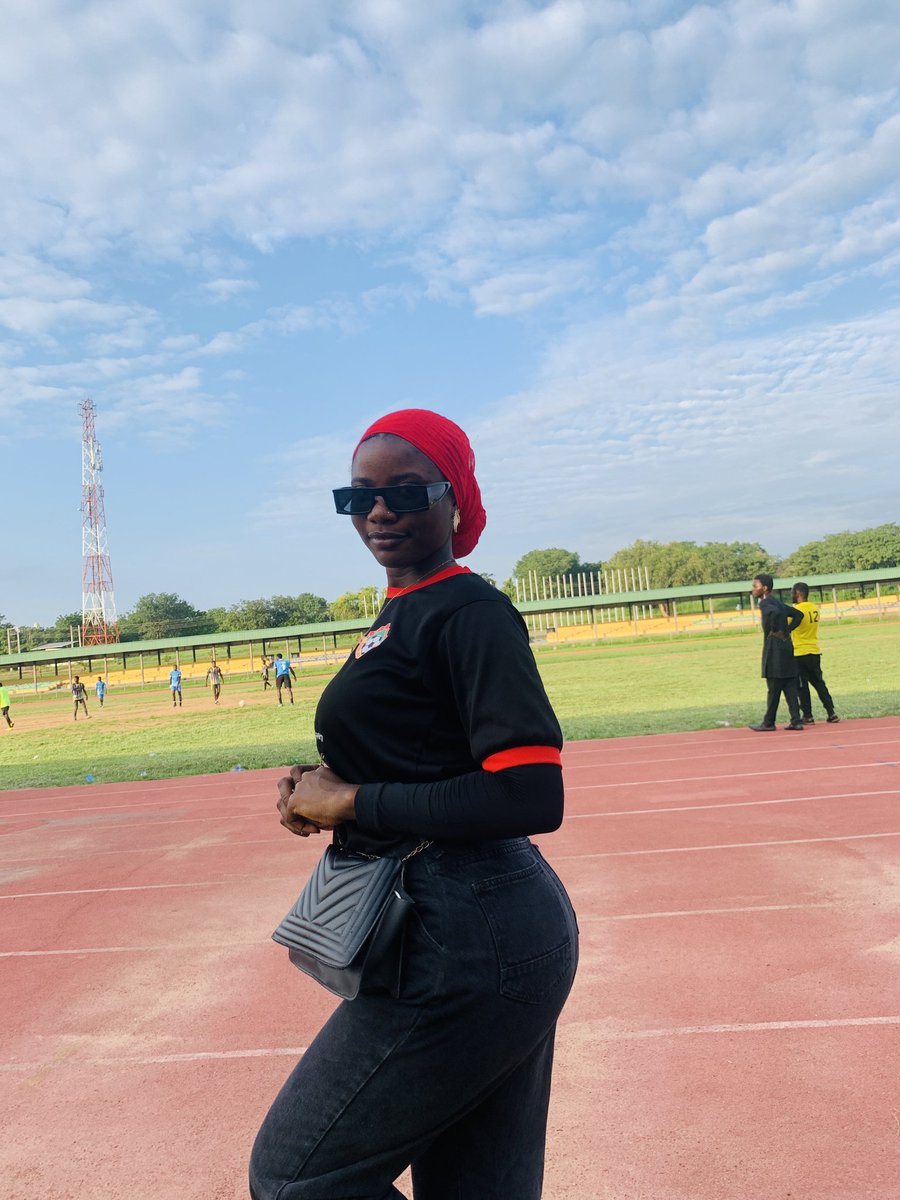 __jameelah's tweet image. Maximum composure 😊❤️
#jerseyday
#unilorin 
#class2023