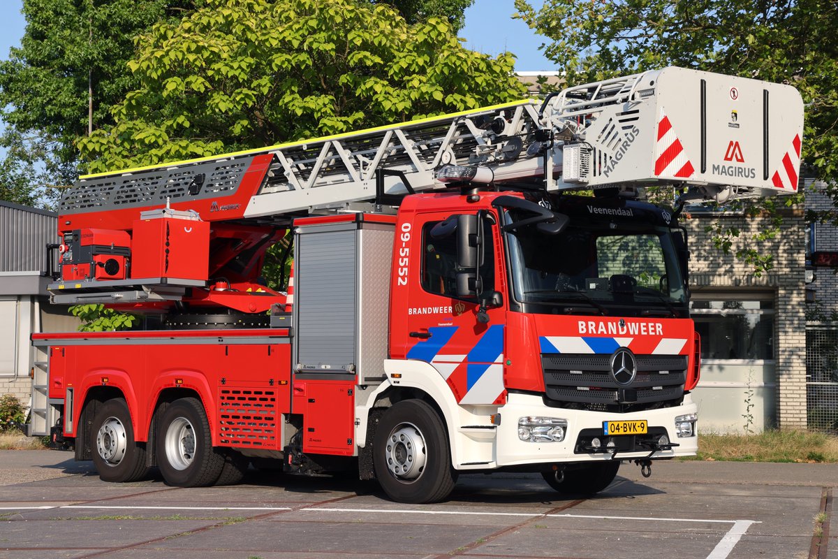 Onlangs heeft Veenendaal een nieuw redvoertuig in gebruik genomen. Dit betreft één van de twaalf nieuwe redvoertuigen voor de Veiligheidsregio Utrecht. #brandweer #Veenendaal