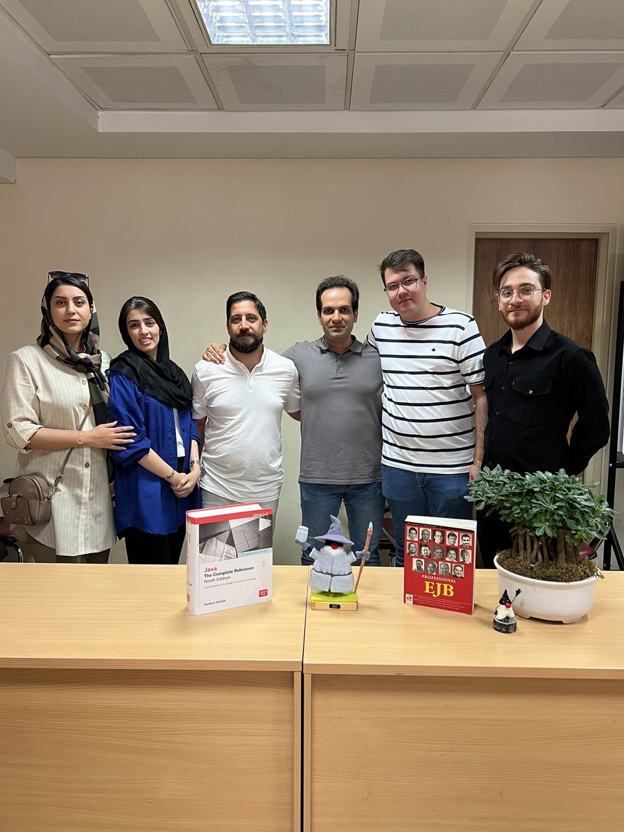 majidmostafavi's tweet image. Exciting to celebrate my birthday with the amazing Java User Group 🎂 🎉
Grateful for the tech talks, coding challenges
#JavaUserGroup #Java @jcp_org
@Java @JakartaEE @MicroProfileIO @springcentral