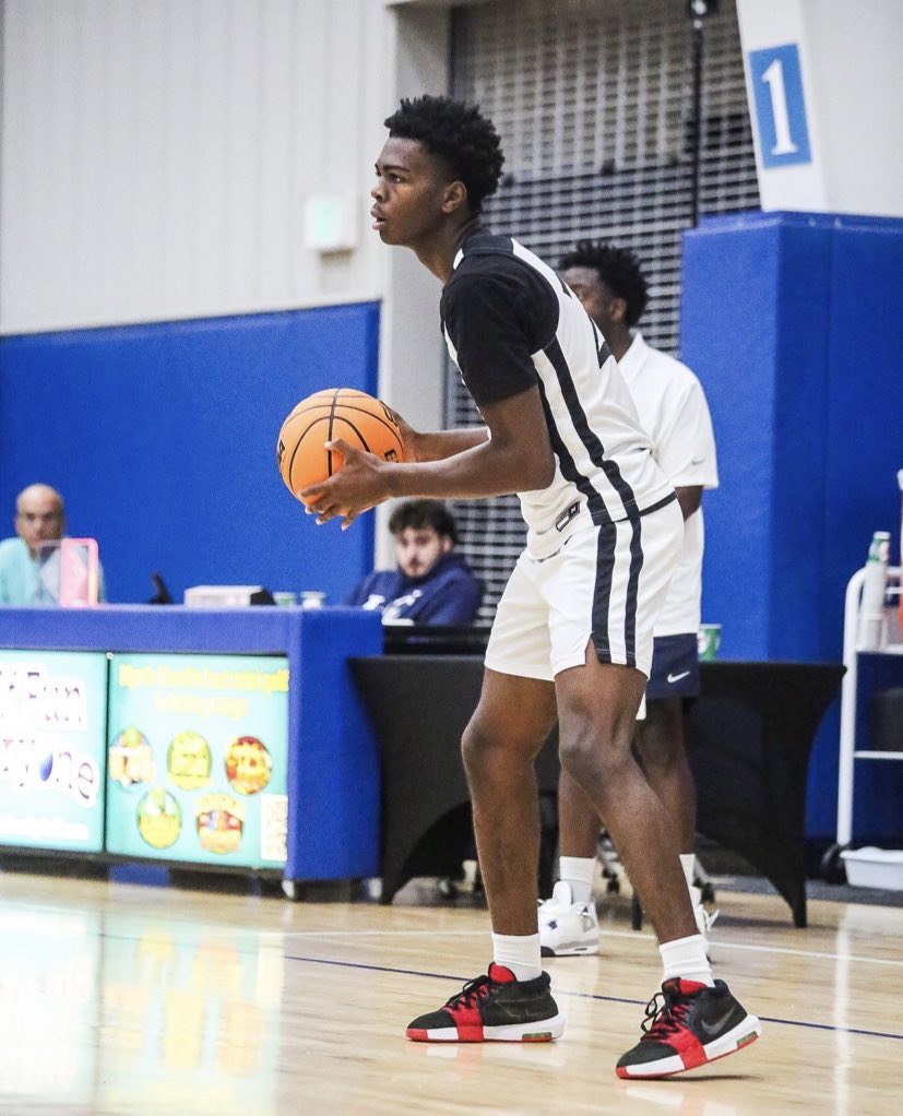 BIG SHOTS MYRTLE BEACH LIVE STANDOUTS 

17U WINGS

Amare Parham
Martaz Owens
Micah Kidney
CJ Jackson
Da’Mori Lytch 
Oliver Roberts
Qwes Williams 
Tyson Lalonde
Chay Smith
Lucas Raney
Parker Watts
Evan Dean
Ezra Jamison 
Kyrie Herdia
Kevin Dukes
Shalik Hampton 
Jamal Misher
Qwes
