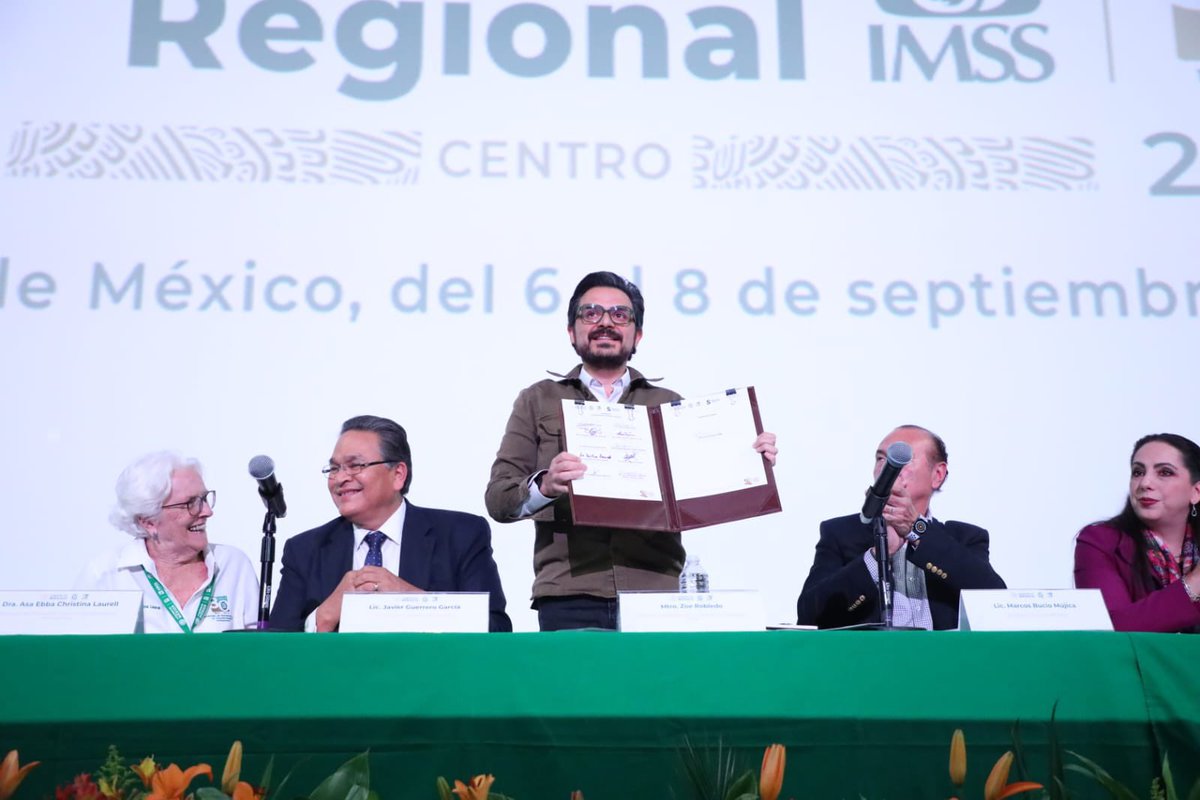 Hoy la presidenta virtual de México, <a href="/Claudiashein/">Claudia Sheinbaum Pardo</a> ratificó a <a href="/zoerobledo/">Zoé Robledo</a> como Director del <a href="/Tu_IMSS/">IMSS </a> para la administración entrante. Me enorgullece pertenecer al equipo de trabajo de un servidor público que hoy recibe un reconocimiento por su sensibilidad y su profesionalismo.