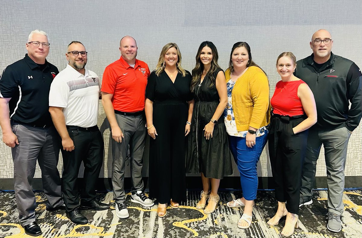 Today Dr. Melissa Poloncic was named as the 2024 Nebraska Superintendent of the Year! We all have been positively impacted by her leadership over the past 10 years as Superintendent of DC West. We are beyond proud! 🔴⚫️⚪️
#RiseUp #TheFalconWay