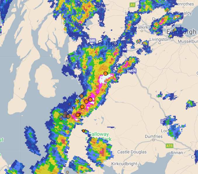 UK Thunderstorm Updates tweet media