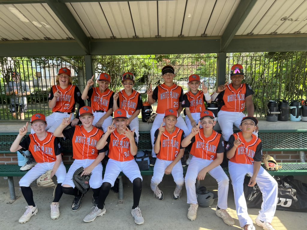 OLSMENSCLUB's tweet photo. Come out and support the WPLL D20 11u All Stars tonight as they continue their run in the State Tournament. 
We play Massapequa Coast at 6pm. 
150 Throggs Neck Blvd
New York, NY

Let’s Go White Plains!! 🧡🖤⚾️ https://t.co/vdN4k8ZaC0