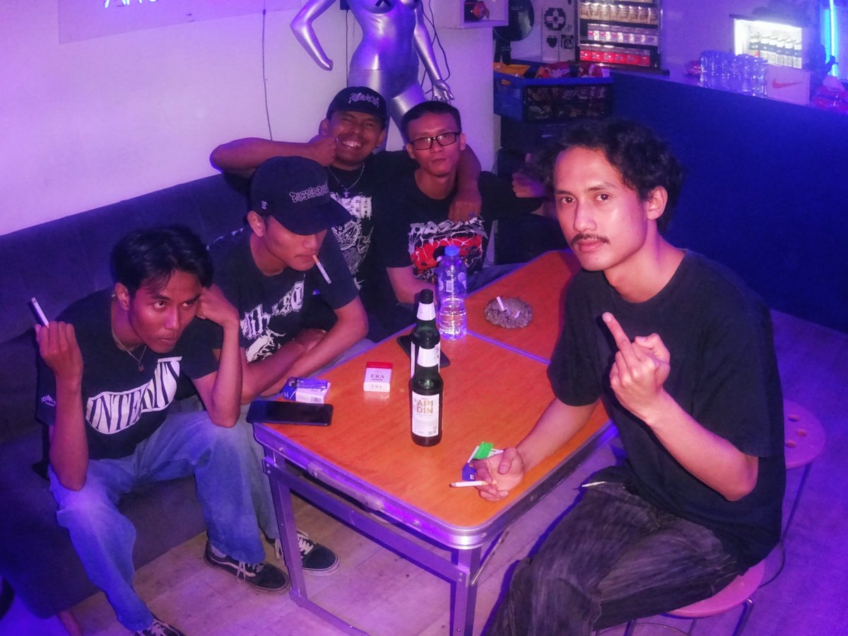 DION // ALDO (@__deathbois) on Twitter photo 