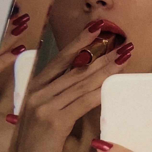 Diorgirlx's tweet photo. color of love https://t.co/U8RW8i3NeI