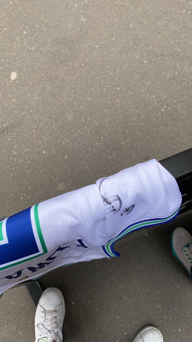 TwolvesFrance's tweet photo. ALERTE ALERTE ALERTE LES GARS !!!

Les gars, je veux pas me jinxer mais y’a une dinguerie qui est très probable avec Ant et votre serviteur à Lutèce.

SI VOUS VOULEZ DONNER UN COUP DE BOOST À CE DÉLIRE : FAITES PARTAGER CE POST ! Y’À UN CADEAU À LA CLÉ : JE RÉPÈTE : CADEAU ! 🎁 https://t.co/MbHGsd61KK