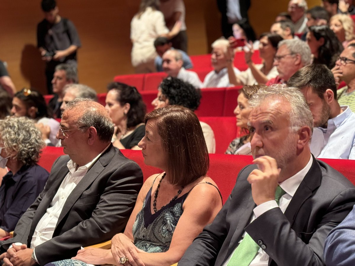 psibpsoe's tweet photo. 🌹🌹🌹🌹🌹 Aurora Picornell, Catalina Flaquer, Antònia i Maria Pascual i Belarmina González sempre presents.

El seu record i les seves idees mai moriran.

Merescut homenatge i reconeixement per part de @SE_MemoDemo @avtorresp https://t.co/ifJ03ECeMK