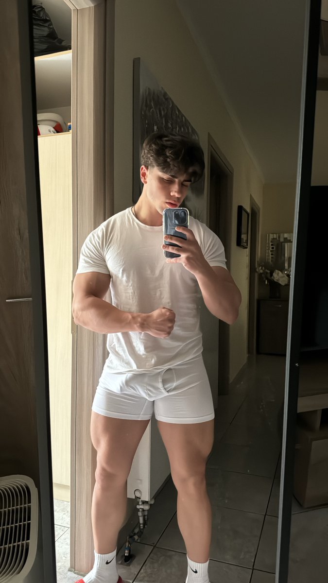 Say “yes” if you want me to send you my d pics.