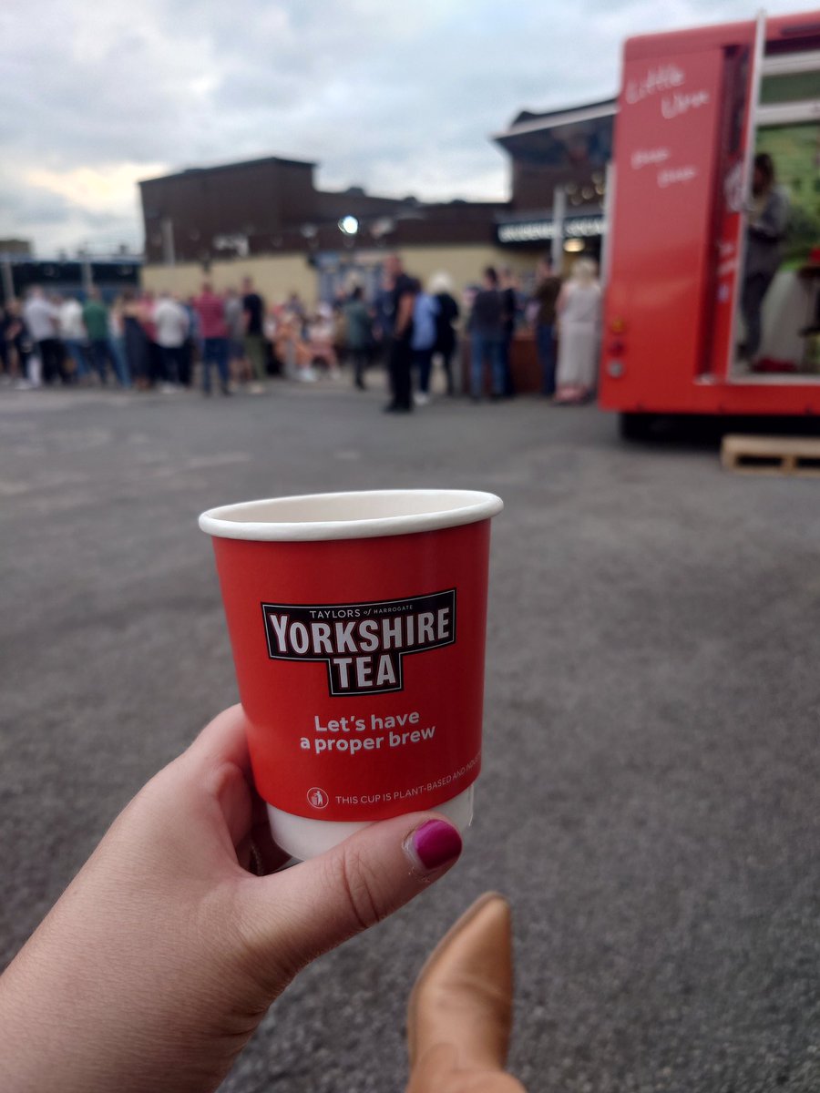 madebyauntsal's tweet photo. @russellcrowe @YorkshireTea Am ready - cowboy boots and a brew! https://t.co/0O2ehO0AI4