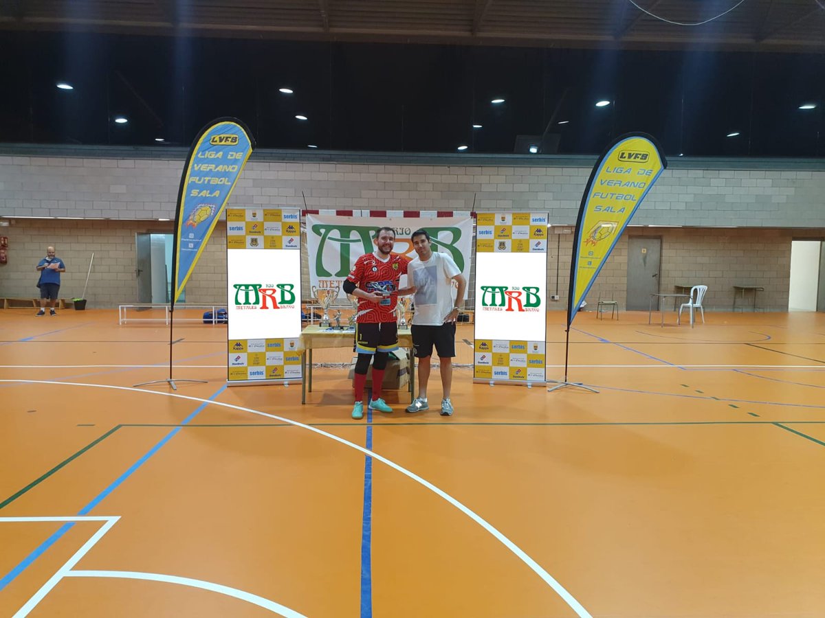 futsaldeverano's tweet photo. LIGA DE VERANO FUTBOL SALA ALCORCÓN 24 🏆| 

TROFEOS INDIVIDUALES: 

MVP : @saulm222 Tuercebotas FS 
Maximo goleador : @Carva_19 EMFS Aluche 
Mejor portero : @jmaviles7 Shotters 

#GoLvfs⚽ https://t.co/ravB9UyPMb