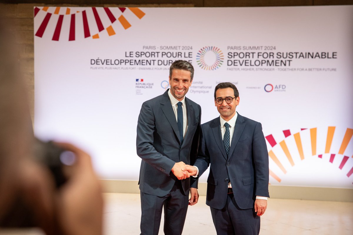 steph_sejourne's tweet photo. À la veille des Jeux Olympiques, plus de 50 chefs d'État et de gouvernement sont rassemblés pour le Sommet pour le sport et le développement durable.

Ensemble, faisons que le sport bénéficie à la santé, à l’éducation et à l’environnement à travers le monde !

#S4SD https://t.co/jnA5kWBTvH