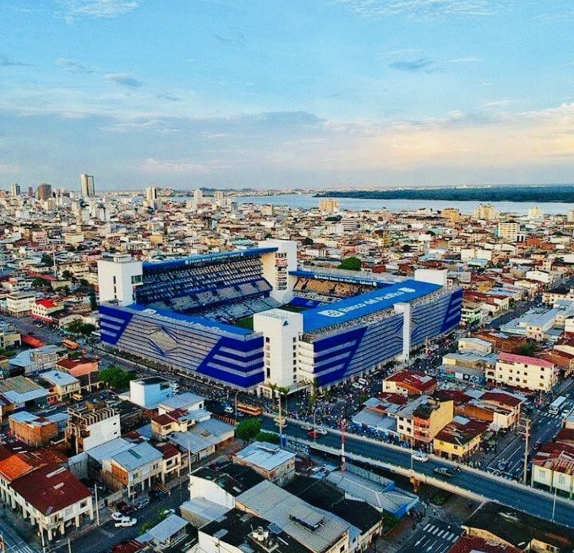 alex_cevallos2's tweet photo. Viva Guayaquil carajo!! https://t.co/UZhkl7tUWt