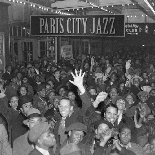 House__Hits's tweet photo. ✨ 'Paris City Jazz' - Bellaire: Mezcla de house y jazz que captura la esencia de París. Saxofones suaves y ritmos elegantes te transportan a una noche en la ciudad de la luz. #JazzHouse #Bellaire #ParisCityJazz https://t.co/8nNNctwBHQ